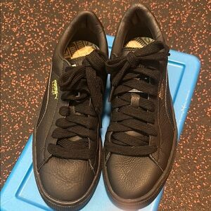 Puma Black Low-Top Sneakers with Lace-Up Design
